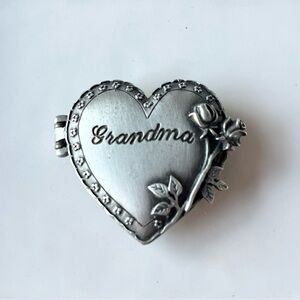 Vintage JJ Jonette Grandma Photo Locket Brooch